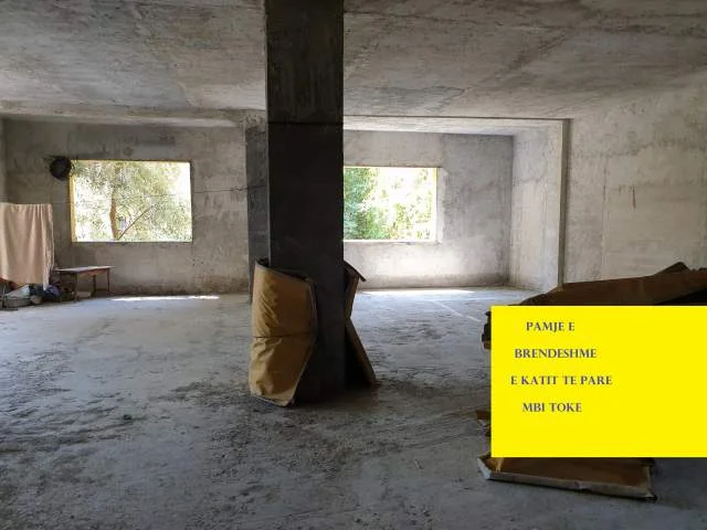 Tirane, Me Qera Ambjent-Biznesi, sip.100m²,kat±1,Qera 100'000 Leke / muaj, Ndërtes 3-kate rr.Pandeli Vangjeli, pranë ambasadës turke, zona Vilave Amerikane, 15 min nga Ura Lanës Tirane