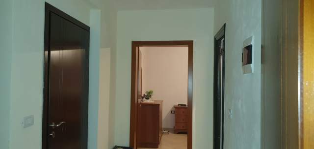 Fier, shes apartament ne plazh 1+1+A+BLK Kati 3, 25.000 Euro (Darezeze/ OKAZION)