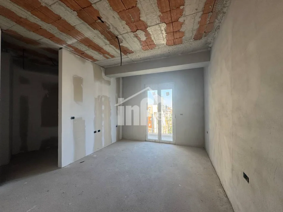 Tirane, shitet apartament 4+1+Aneks+Ballkon Kati 7, 284 m² 1.100.000 € (PRANË PARKUT TË LIQENIT DHE STADIUMIT “AIR ALBANIA")