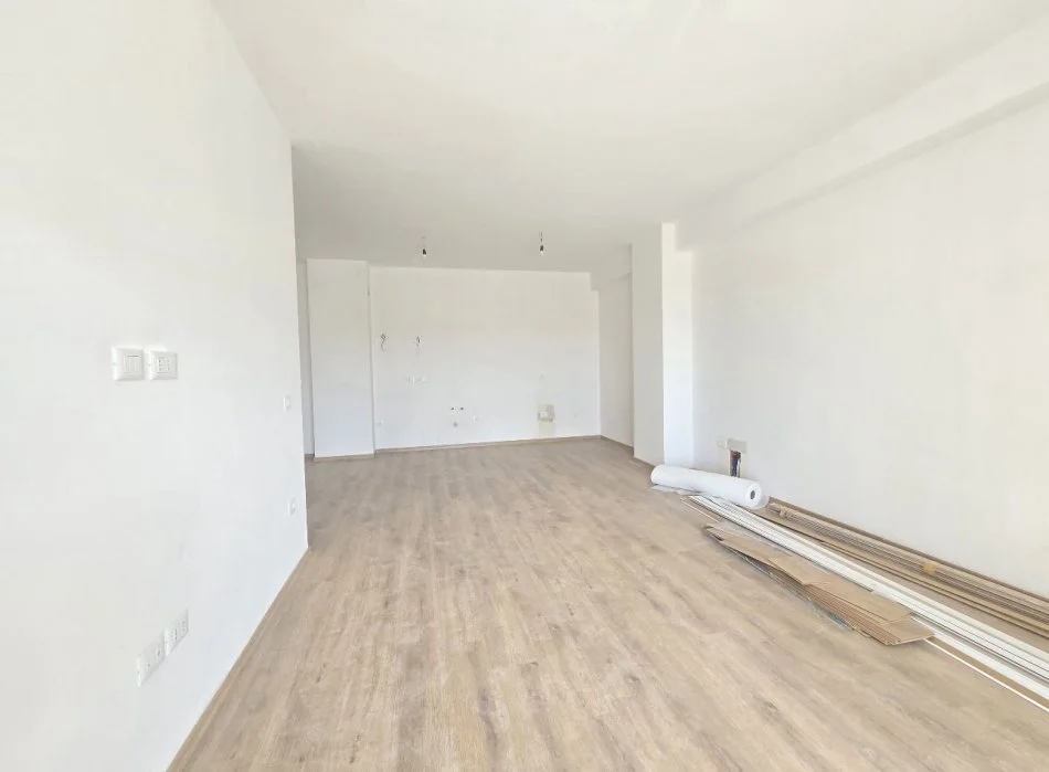 Tirane, shitet apartament 2+1+Ballkon Kati 3, 117 m² 187.040 € (Rruga Dritan Hoxha)