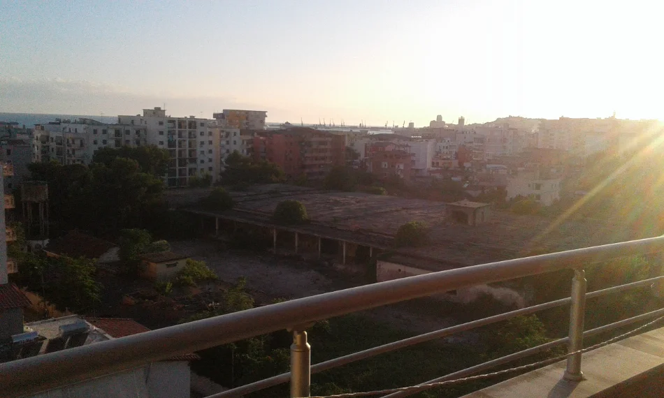 Durres, shes apartament 1+1+Ballkon Kati 7, 80 m² 150.000 € (22 Rruga Dhimiter Kraja, plazh Durres)