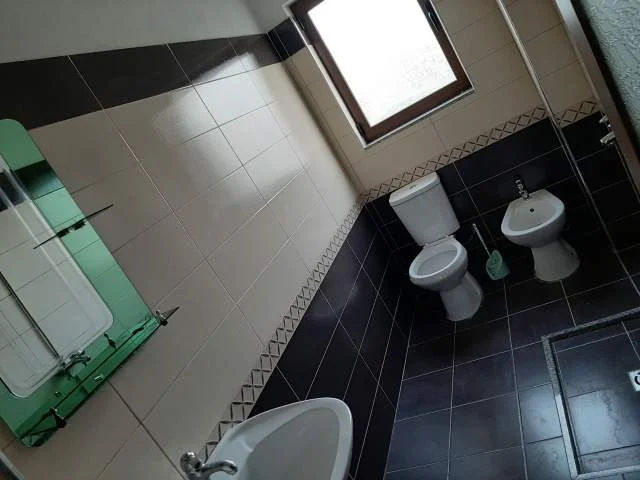 Tirane, jepet me qera apartament 1+1+BLK Kati 2, 75 m² 30.000 Leke (Fuat Toptani)