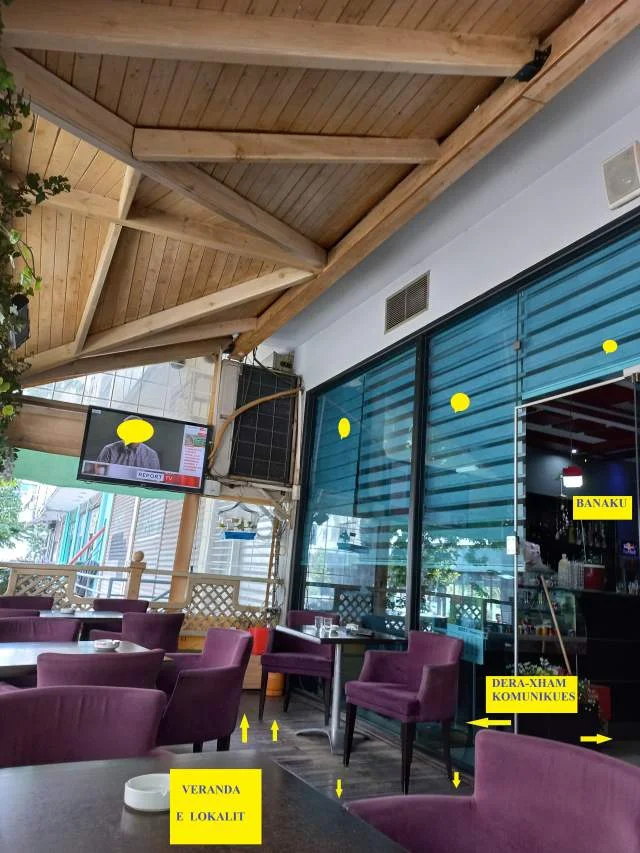 Tirane, Shitet Okazion! Lokal/Njësi Bar-Kafe në funksion, me të gjitha pajisjet, kati përdhes/trotuar, sip.90m², verande 25m², Cmimi 295'000€, në një kompleks banimi tek 5-Mai/ prane Concord Center , 500m nga unaza qendrore Tiranës.