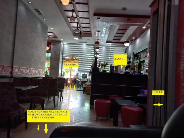 Tirane, Shitet Okazion! Lokal/Njësi Bar-Kafe në funksion, me të gjitha pajisjet, kati përdhes/trotuar, sip.90m², verande 25m², Cmimi 295'000€, në një kompleks banimi tek 5-Mai/ prane Concord Center , 500m nga unaza qendrore Tiranës.