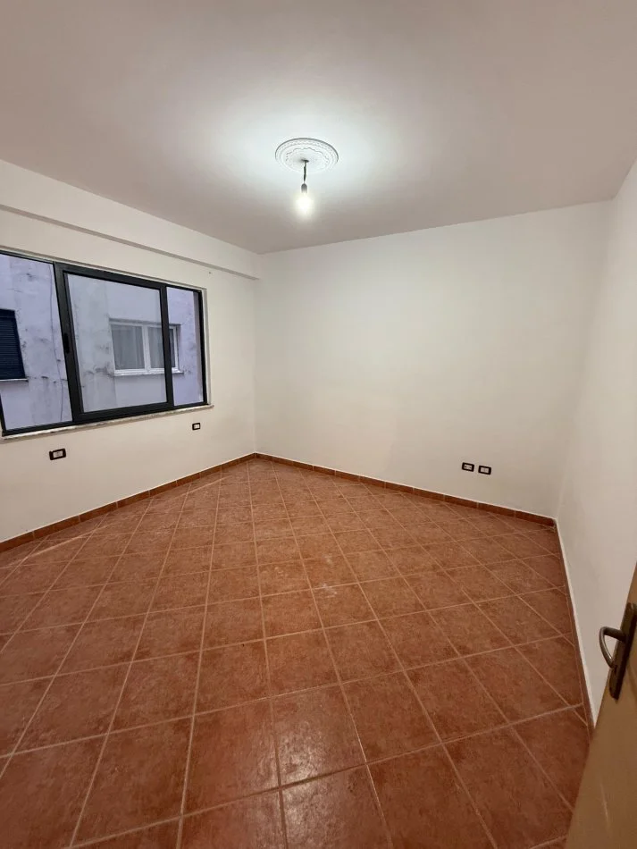 Tirane, shitet apartament 2+1 Kati 2, 112 m² 120.000 € (Yzberisht nela 6)