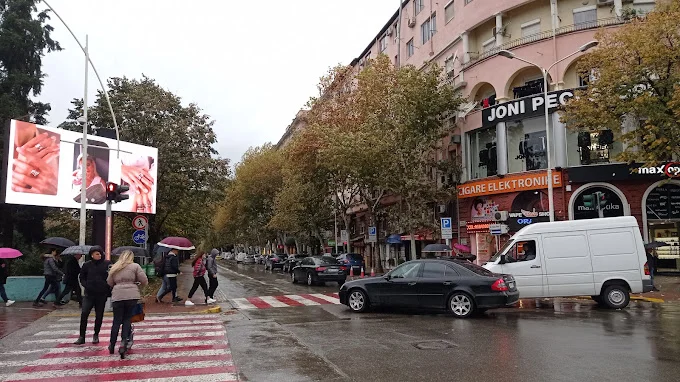 Tirane, shitet Kati 0, 36 m² 90.000 € (Dyqan ne Shitje tek Shallvaret)