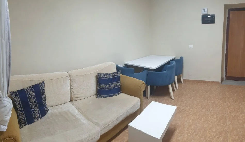 Tirane, jepet me qera apartament 1+1+Aneks+Ballkon Kati 2, 50 m² 450 € (Mine peza)