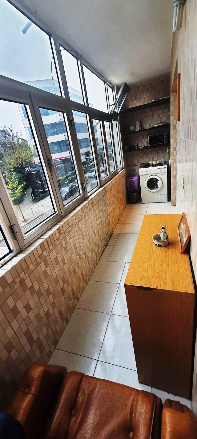 Tirane, jepet me qera apartament Kati 2, 50 m² 300 Euro (MINE PEZA)