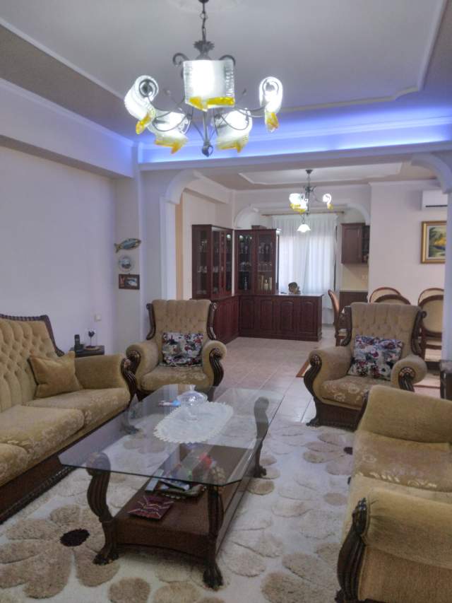 Tirane, shitet apartament 3+1+2+A+BLK, Kati 3, 166 m², 280.000 Euro (Ismail Qemali), prane Piceri Era.