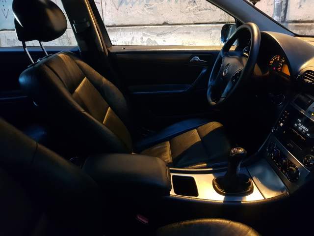 Tirane, shitet makine Mercedes-Benz C200, W203 Viti 2002, 3.500 Euro