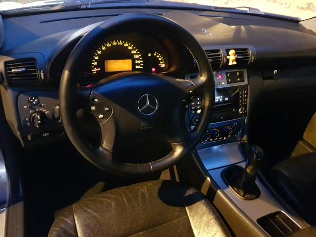 Tirane, shitet makine Mercedes-Benz C200, W203 Viti 2002, 3.500 Euro