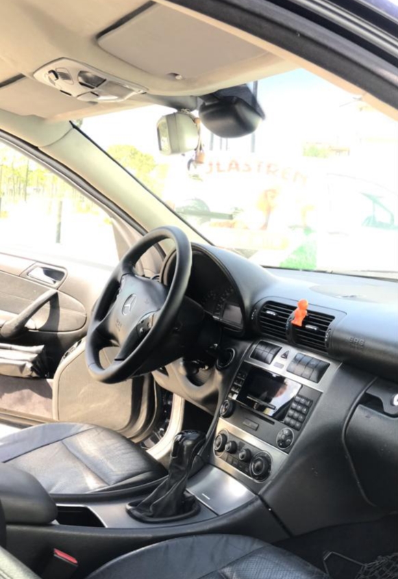 Tirane, shitet makine Mercedes-Benz C200, W203 Viti 2002, 3.500 Euro