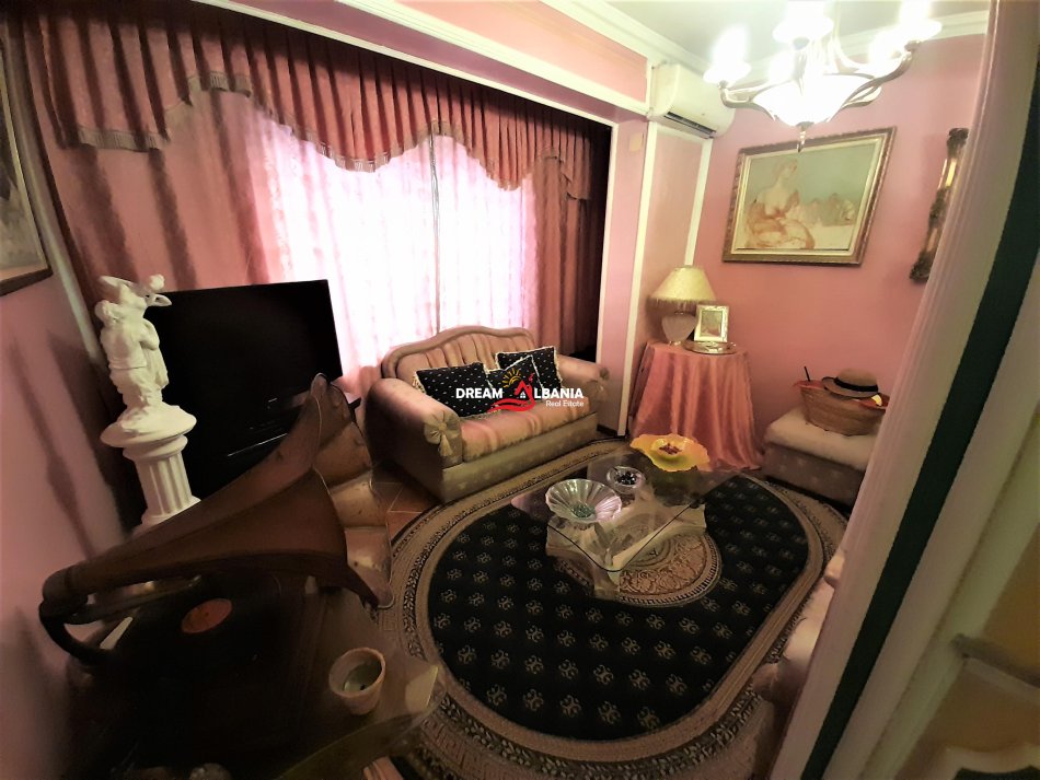Tirane, shitet apartament 1+1 , 88 m² 125.000 € 