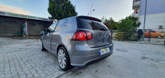 Tirane, shes makine Volkswagen golf 5 Viti 2008, 3.800 Euro