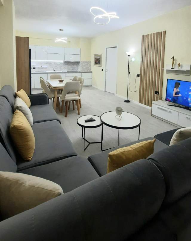 Apartament me qera 2+1+2 tualete + 1 BLK Kati 4 banim, 120 m² 450 Euro (Rruga Sabri Preveza)