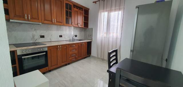 Tirane, jepet me qera apartament 2+1 Kati 1, 110 m² 28.000 Leke