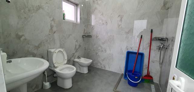 Tirane, jepet me qera apartament 2+1 Kati 1, 110 m² 28.000 Leke