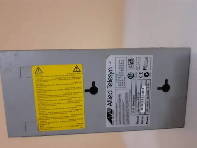 Tirane, shes pajisje Allied Telesyn FS705  1.000 Leke