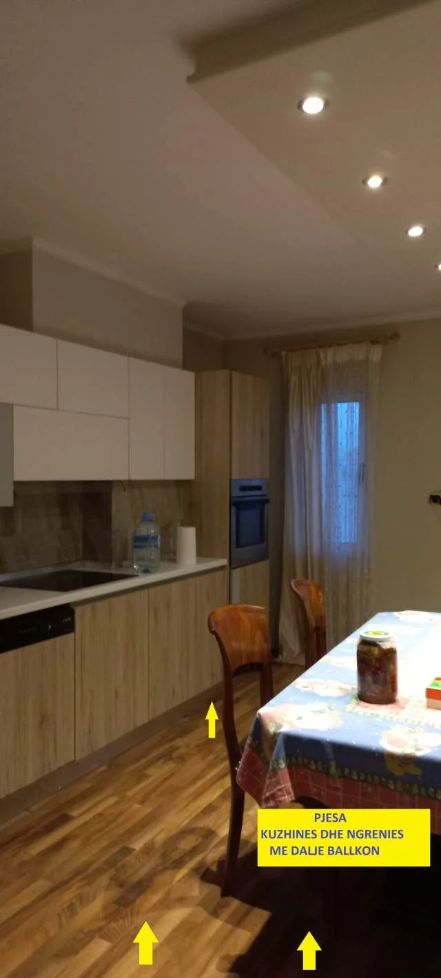Apartament cilësor, luksoz, kompletuar, tip 3+1, 130m², 2-banjo, 3-ballkone, kat 8, Pallat Ri 8-kate mbi tokë, Qera 2000€/muaj, tek Sheshi Uillson/ Bllok qendër Tiranës