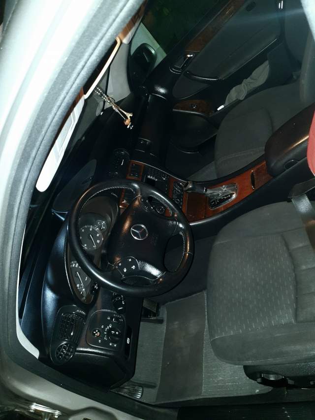 Tirane, shitet makine karavan Mercedes-Benz C220 Viti 2005