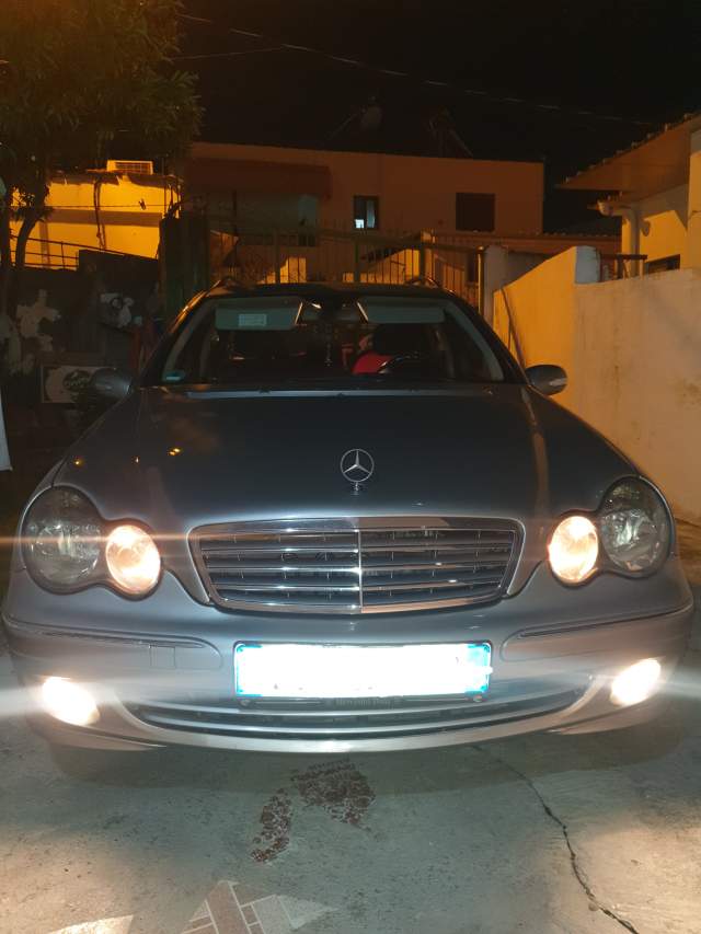 Tirane, shitet makine karavan Mercedes-Benz C220 Viti 2005