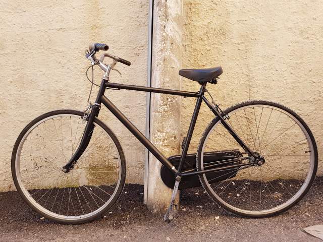 Vlore, shes biciklete 28-ce gjermane vintage 5.000 Leke