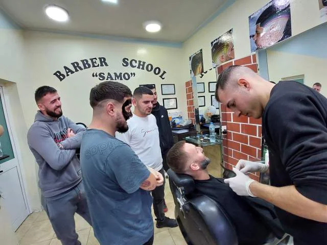 KURSE PER BERBER:        VAZHDOJNE RREGJISTRIMET PER KURSE BERBERI