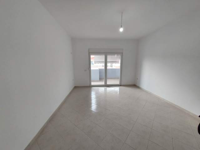 Tirane, jepet me qera apartament 2+1+BLK Kati 8, 128 m² 300 Euro (Teodor keko)