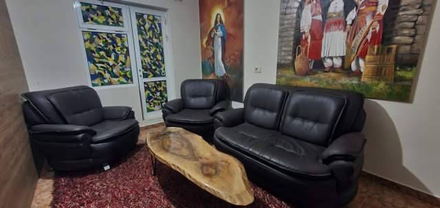 Tirane, jepet me qera apartament 2+1 Kati 2, 115 m² 300 Euro (migjeni)