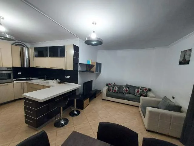 Tirane, jepet me qera apartament 2+1+BLK Kati 7, 90 m² 40.000 Leke (Sotir Caci)
