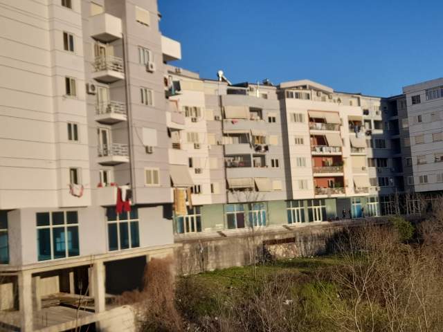 Tirane, ofert apartament 2+1+BLK Kati 3, 220 Euro