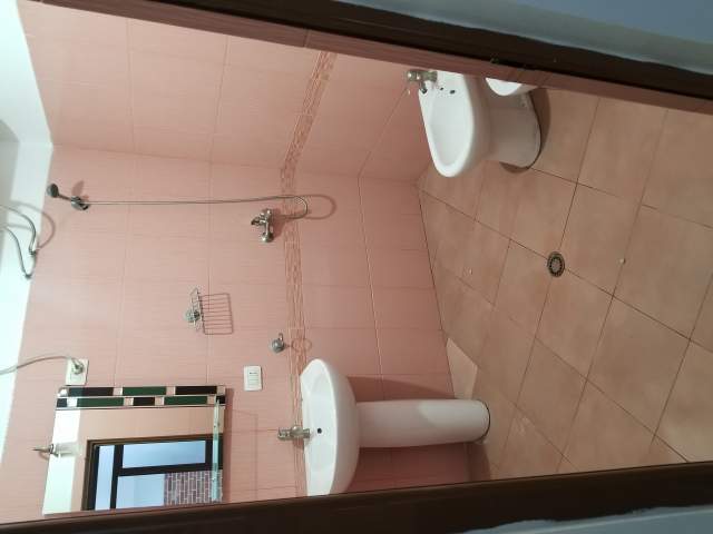 Tirane, jap me qera shtepi 2+1 Kati 1, 84 m² 30.000 Leke (Rruga Demokracia)