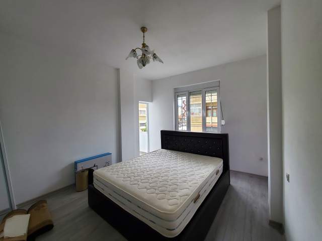 Korce, jepet me qera apartament 2+1+BLK Kati 2, 250 Euro (Pazari i vjeter Korce)