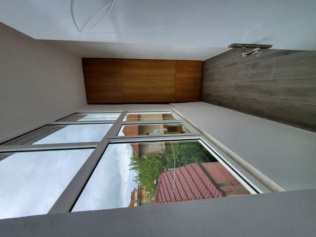 Korce, jepet me qera apartament 2+1+BLK Kati 2, 250 Euro (Pazari i vjeter Korce)