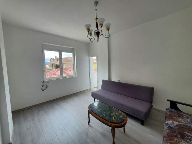 Korce, jepet me qera apartament 2+1+BLK Kati 2, 250 Euro (Pazari i vjeter Korce)