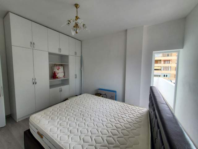Korce, jepet me qera apartament 2+1+BLK Kati 2, 250 Euro (Pazari i vjeter Korce)