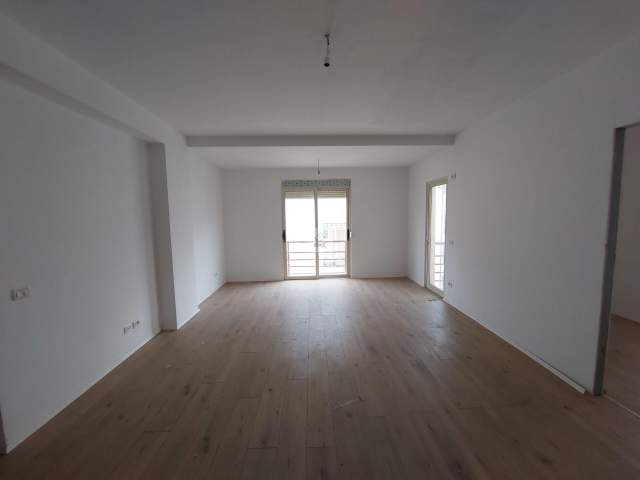 Shkembi Kavajes, shitet apartament 2+1+A+BLK Kati 3, 78 m² 75.000 Euro