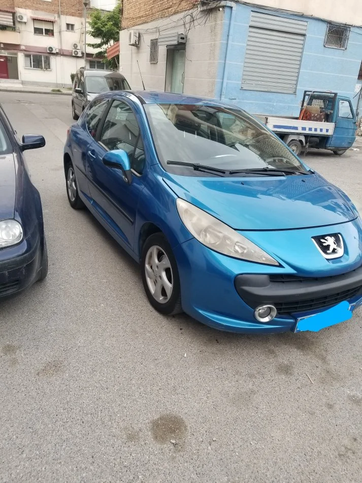 Durres, shes makine Peugeot 207 e 2007 Benzin+Gaz, blu manuale Kondicioner 190.000 km 1.501 €