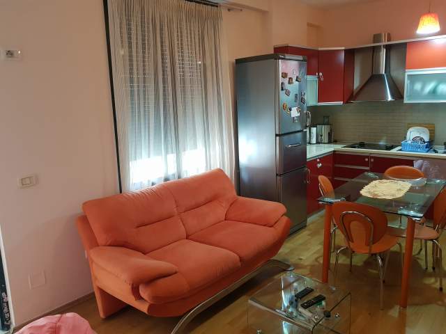 Tirane, jepet me qera apartament 1+1+BLK Kati 4, 65 m² 400 Euro (Frederik shiroka)