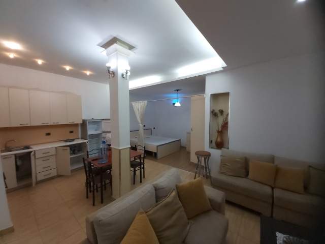 Tirane, jepet me qera apartament 1+1 Kati 1, 50 m² 28.000 Leke (Qemal Stafa)
