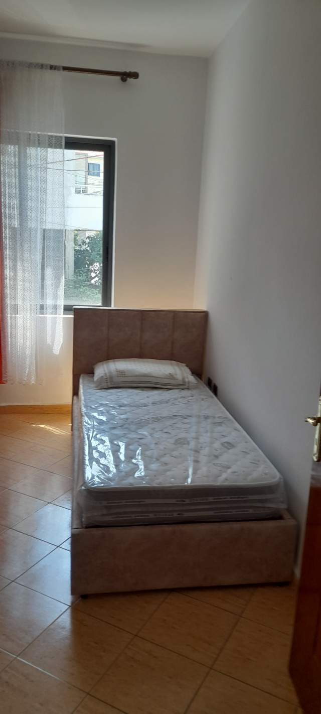 Tirane, jepet me qera apartament 2+1+A+BLK Kati 2, 130 m² 400 Euro (Ilia Dilo)