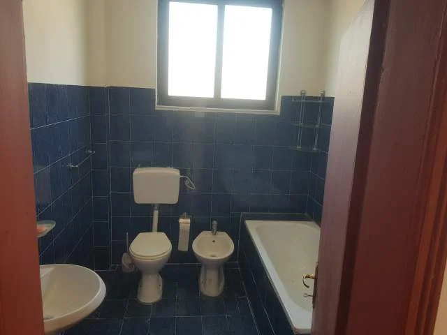 Shkoder, shitet Vile 3 Katshe 269 m² 225.000 Euro (Bulevardi Bujar Bishanaku)