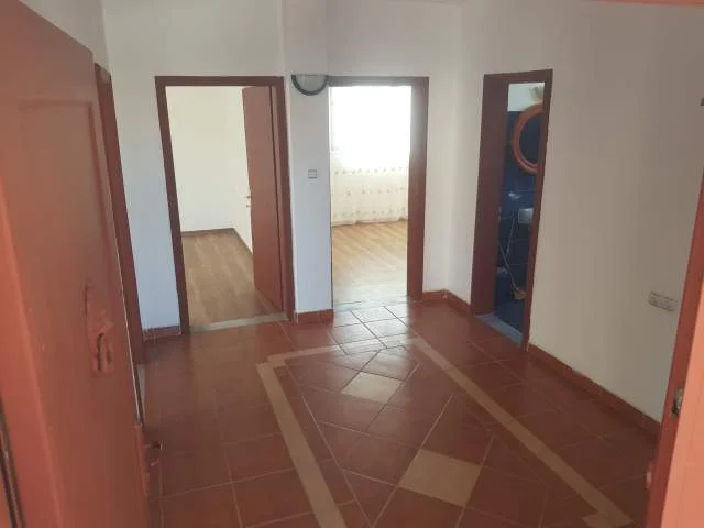 Shkoder, shitet Vile 3 Katshe 269 m² 225.000 Euro (Bulevardi Bujar Bishanaku)