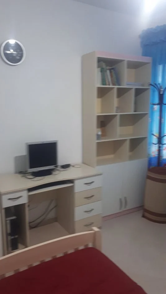 Tirane, jap me qera apartament 2+1+Ballkon Kati 4, 1 m² 300 € 