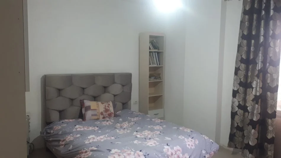 Tirane, jepet me qera apartament 2+1+Ballkon Kati 4, 1 m² 300 € (Rruga Rramazan Gaxherri)