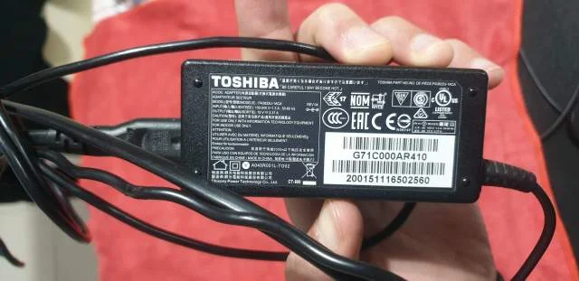 Tirane, shes Laptop Toshiba Satellite 10.000 Leke