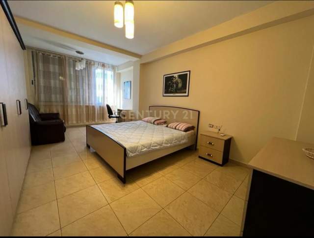 Tirane, jepet me qera apartament 3+1 Kati 6, 137 m² 1.000 Euro (Rruga Brigada VIII , Tirane)