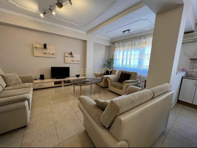 Tirane, jepet me qera apartament 3+1 Kati 6, 137 m² 1.000 Euro (Rruga Brigada VIII , Tirane)
