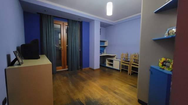 Tirane, jepet me qera apartament 3+1+A+BLK Kati 5, 160 m² 1.400 Euro (Rruga e Elbasanit)