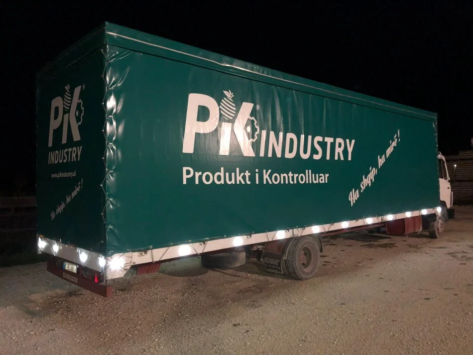 Lushnje, shes Kamion BENZ 814 Nafte, e bardhë manuale Klima